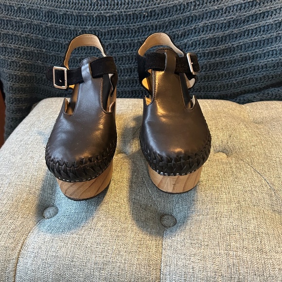 Free People Shoes - Free People Emmer whipstitched Clog Black Leather with suede strap, Size 39